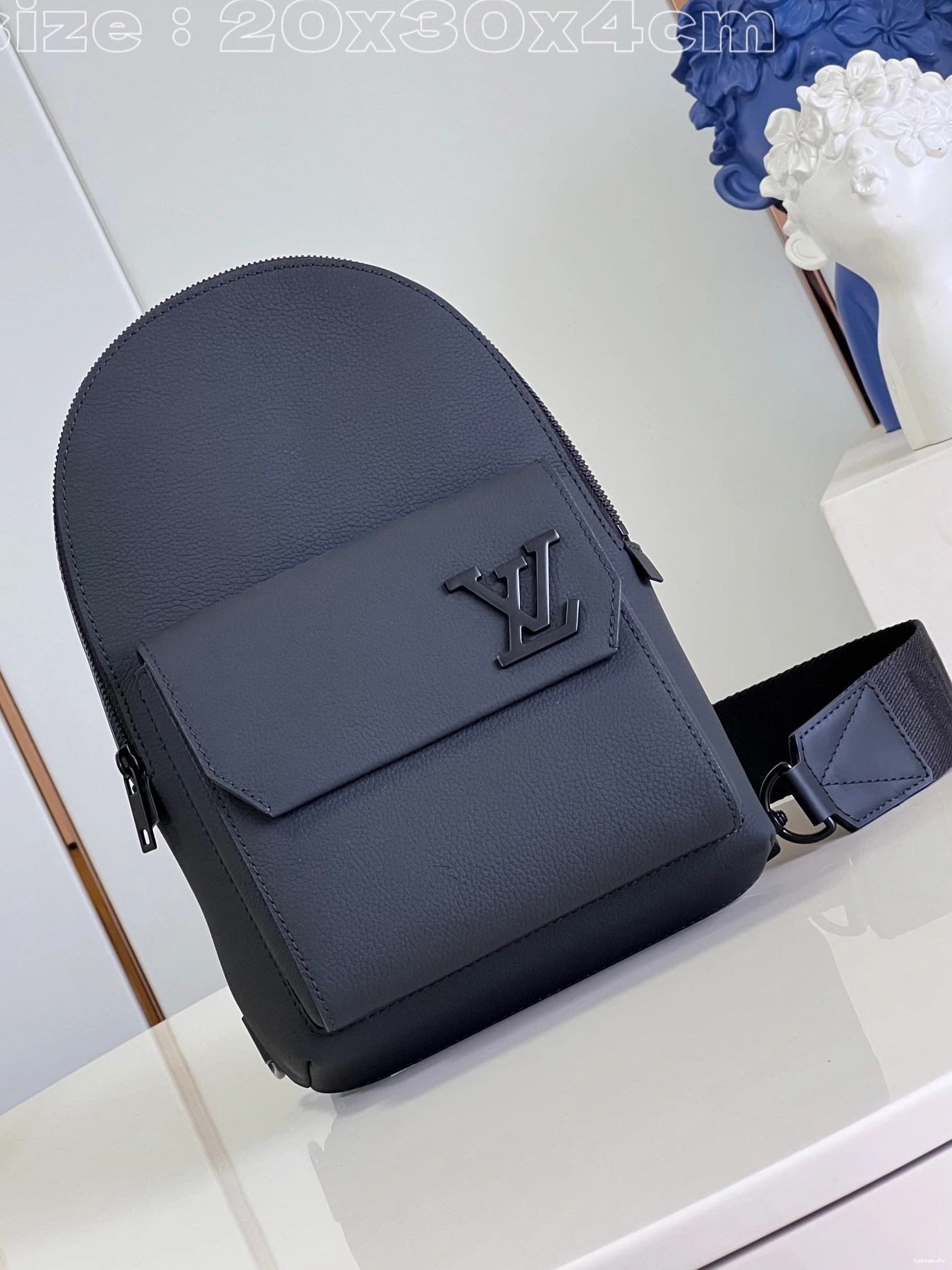 VUITTON LOUIS Pilot Slingbag 0514